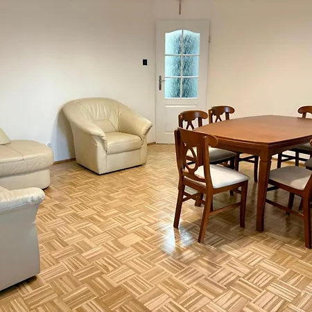 Pod Kasztanami 公寓 卢布林