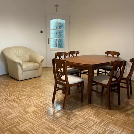 Pod Kasztanami 公寓 *